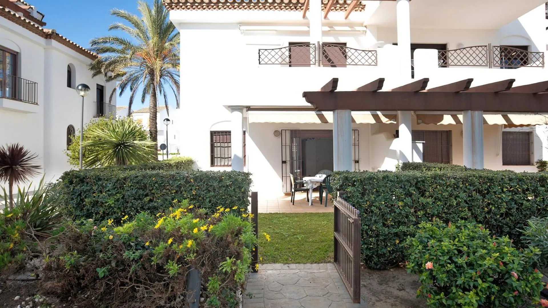 Apartment Apartamento Bajo Con Jardin 056 Chiclana de la Frontera